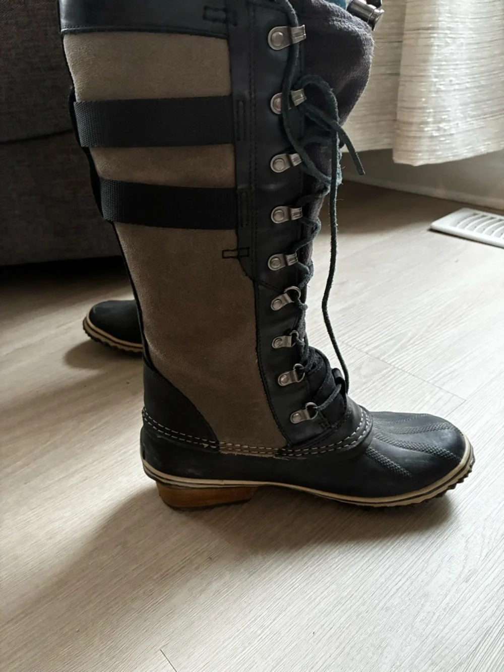 Sorel Black and Gray Lace-Up Women's Winter Boots - Picture 2 of 4
